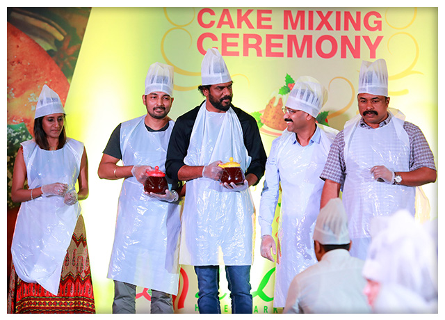 lulu-hypermarket-cake-mixing-6